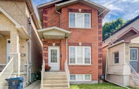 市内独栋房屋 – 加拿大，安大略，多伦多，East York. C$1,168,000