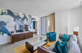 2-室的 公寓在共管公寓 84 m² 柯林斯大道, 美国. $655,000