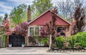 市内独栋房屋 – 加拿大，安大略，多伦多，East York. C$1,116,000
