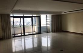 3-室的 公寓在共管公寓 Watthana, 泰国. $865,000