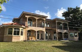 别墅 – 美国，佛罗里达，迈阿密. 1,590,000€