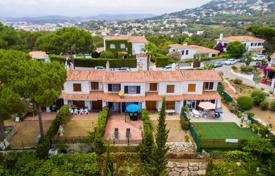 联排别墅 – 西班牙，加泰罗尼亚，滨海略雷特. 250,000€