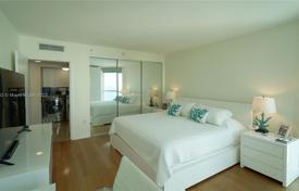 2-室的 公寓在共管公寓 149 m² 柯林斯大道, 美国. $1,325,000