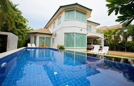 5-室的 市内独栋房屋 200 m² 芭堤雅, 泰国. $3,300 /周