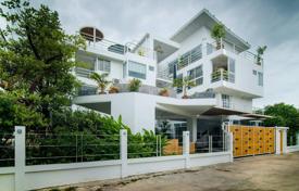 市内独栋房屋 – 泰国，春武里府，芭堤雅. $860,000