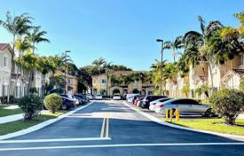 市内独栋房屋 – 美国，佛罗里达，Doral. $415,000