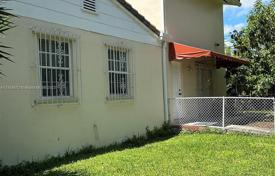 市内独栋房屋 – 美国，佛罗里达，科勒尔盖布尔斯. $850,000