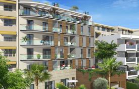 新建物业 – 法国，蔚蓝海岸（法国里维埃拉），昂蒂布. 617,000€