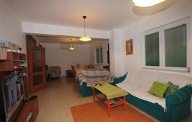 3-室的 别墅 220 m² 新海尔采格（市）, 黑山. 245,000€