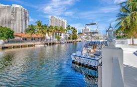 市内独栋房屋 – 美国，佛罗里达，North Miami Beach. $2,995,000