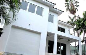 别墅 – 美国，佛罗里达，迈阿密滩. $2,450,000
