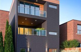 市内独栋房屋 – 加拿大，安大略，多伦多，The Queensway. C$1,528,000
