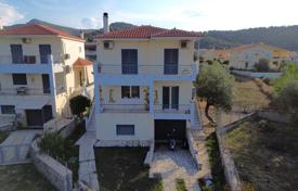 市内独栋房屋 – 希腊，伯罗奔尼撒. 380,000€