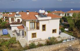 4-室的 住宅 220 m² Girne, 塞浦路斯. 638,000€