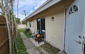 市内独栋房屋 – 美国，佛罗里达，Broward，North Lauderdale. $375,000