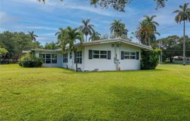 市内独栋房屋 – 美国，佛罗里达，Broward，Plantation. $800,000