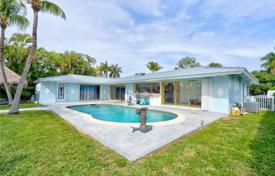 市内独栋房屋 – 美国，佛罗里达，Hallandale Beach. $3,392,000