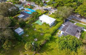 市内独栋房屋 – 美国，佛罗里达，North Miami. $690,000