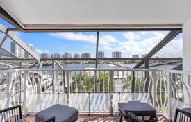 公寓大厦 – 美国，佛罗里达，阿文图拉，Yacht Club Drive. $1,035,000