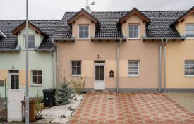 市内独栋房屋 – 捷克共和国，中波希米亚. 394,000€