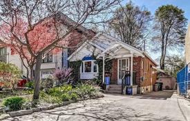 市内独栋房屋 – 加拿大，安大略，多伦多，East York. C$2,326,000