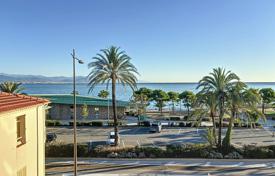 3-室的 住宅 Cap d'Antibes, 法国. 530,000€