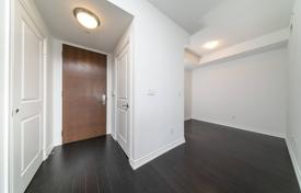 2-室的 住宅 Yonge Street, 加拿大. C$830,000