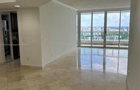 公寓大厦 – 美国，佛罗里达，阿文图拉，Yacht Club Drive. $685,000