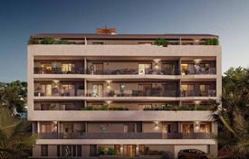 2-室的 空中别墅 56 m² 罗克布吕-讷马丁角, 法国. 350,000€