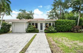 别墅 – 美国，佛罗里达，科勒尔盖布尔斯. $1,149,000