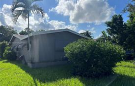 市内独栋房屋 – 美国，佛罗里达，好莱坞. $1,000,000