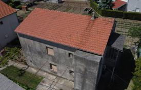 市内独栋房屋 – 克罗地亚，斯普利特 - 达尔马提亚县，Kaštel Lukšić. 250,000€