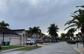 市内独栋房屋 – 美国，佛罗里达，迈阿密，West End. $720,000