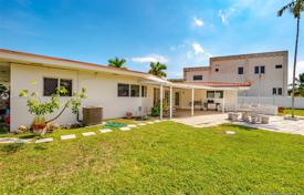 别墅 – 美国，佛罗里达，North Miami. $900,000
