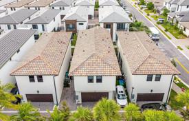 市内独栋房屋 – 美国，佛罗里达，Doral. $1,280,000