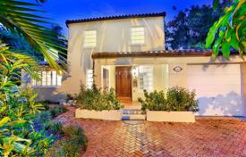 别墅 – 美国，佛罗里达，科勒尔盖布尔斯. $850,000