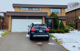 市内独栋房屋 – 加拿大，安大略，多伦多，北约克. C$1,615,000