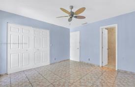 市内独栋房屋 – 美国，佛罗里达，Broward，Pembroke Pines. $365,000