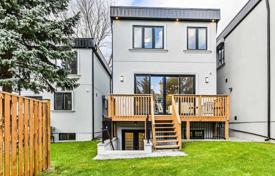 4-室的 市内独栋房屋 East York, 加拿大. C$1,886,000