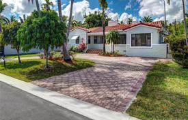 别墅 – 美国，佛罗里达，迈阿密滩. $1,750,000