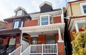 联排别墅 – 加拿大，安大略，多伦多，Dufferin Street. C$1,192,000
