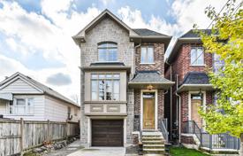 市内独栋房屋 – 加拿大，安大略，多伦多，北约克. C$2,308,000