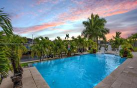 市内独栋房屋 – 美国，佛罗里达，Fort Myers. $800,000