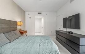 2-室的 公寓在共管公寓 110 m² 柯林斯大道, 美国. $1,260,000
