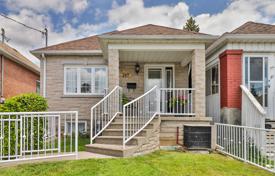 市内独栋房屋 – 加拿大，安大略，多伦多，York. C$1,048,000