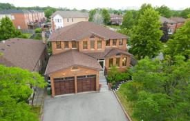 市内独栋房屋 – 加拿大，安大略，多伦多，斯卡伯勒. C$1,875,000