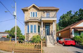 市内独栋房屋 – 加拿大，安大略，多伦多，East York. C$1,958,000
