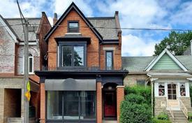 4-室的 市内独栋房屋 Pape Avenue, 加拿大. C$2,028,000