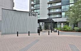 3-室的 住宅 Yonge Street, 加拿大. C$796,000