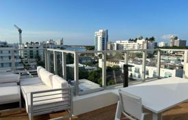 公寓大厦 – 美国，佛罗里达，Bay Harbor Islands. $1,350,000